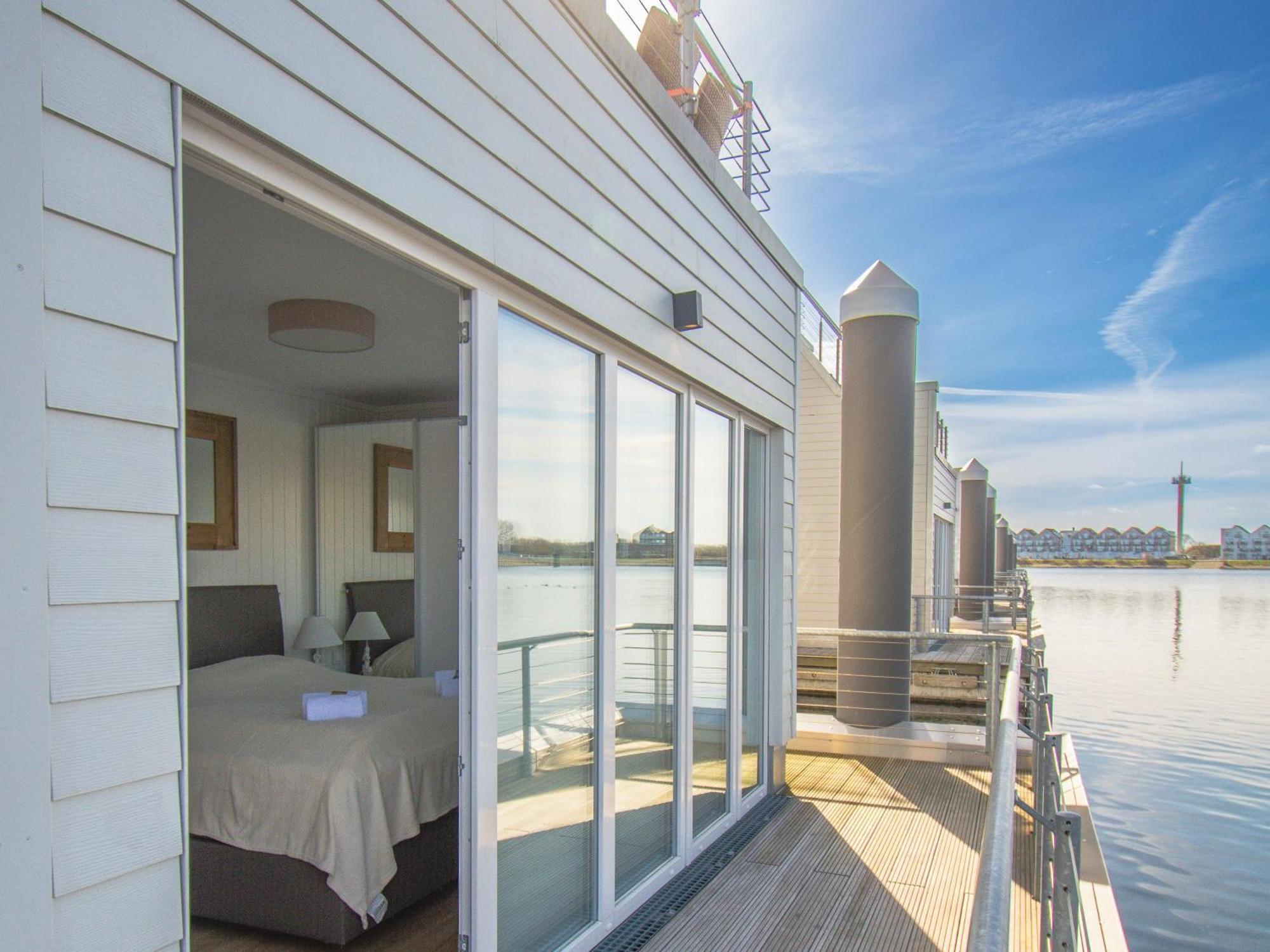 Schwimmendes Haus - An Bord Zwei Hotel Olpenitz Exterior photo
